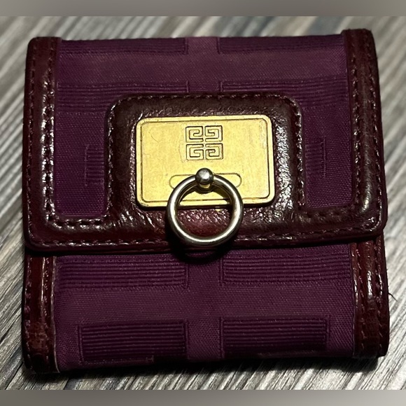Vintage Givenchy Burgundy Jacquard & Leather Wallet – Gold 4G Logo Plate. - Picture 1 of 10